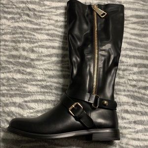 Reneeze Faux leather boots never worn size 6